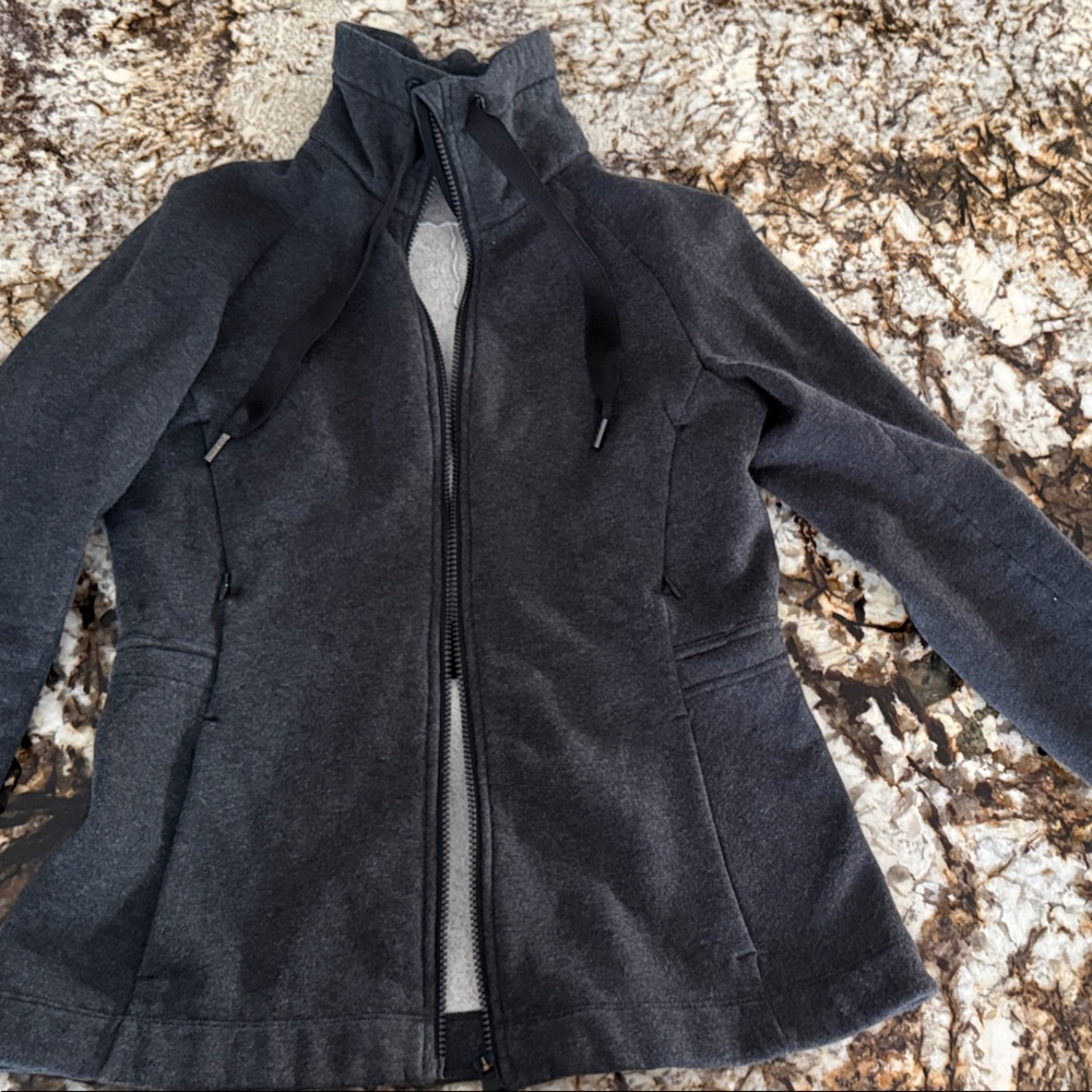 Lululemon Dark Gray Zip-Up Jacket size 4 beautiful great condition, clean.